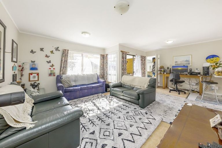 Photo of property in 2/553 Weymouth Road, Weymouth, Auckland, 2103