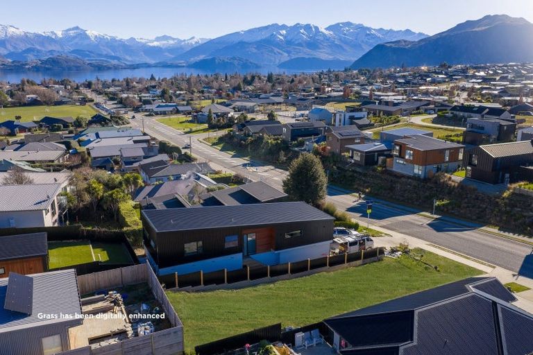 Photo of property in 199 Aubrey Road, Wanaka, 9305