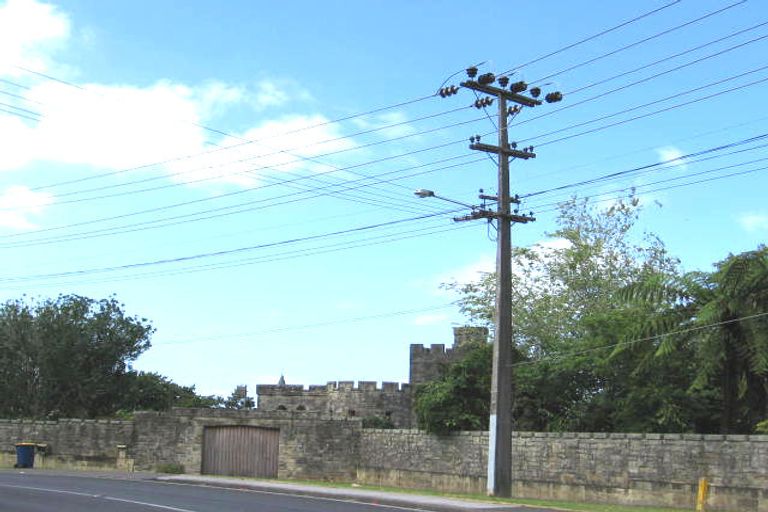 Photo of property in 51 Verbena Road, Birkdale, Auckland, 0626