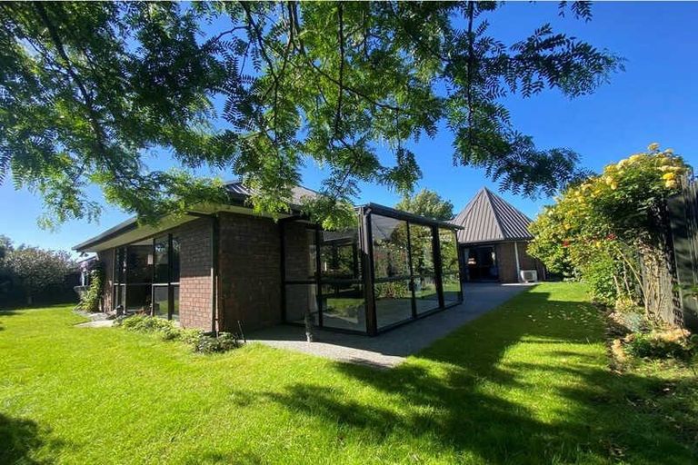 Photo of property in 18 Althorp Place, Avonhead, Christchurch, 8042