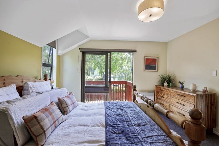 Photo of property in 2 Holmcroft Court, Cracroft, Christchurch, 8022