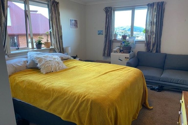 Photo of property in 69 Easther Crescent, Kew, Dunedin, 9012