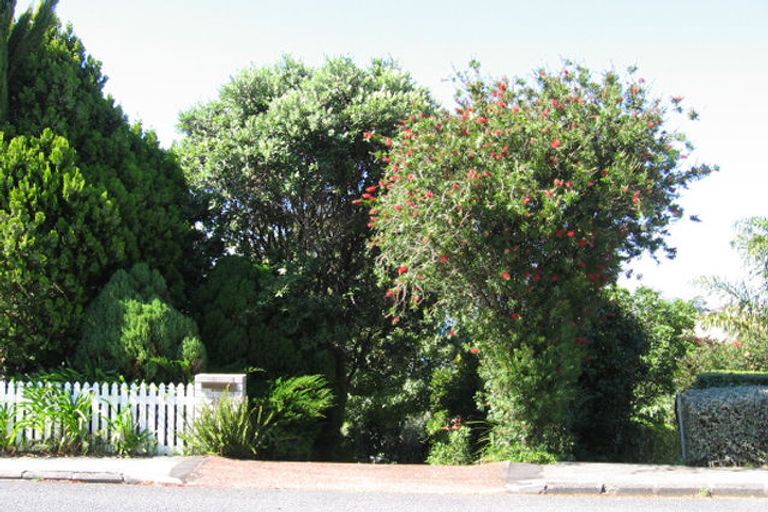 Photo of property in 1/21 Oban Road, Browns Bay, Auckland, 0630