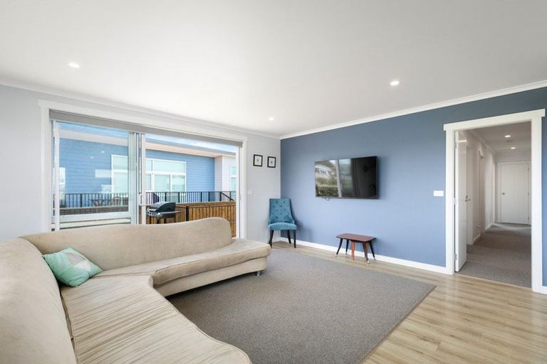 Photo of property in 11 Sandy Place, Waihi Beach, 3611