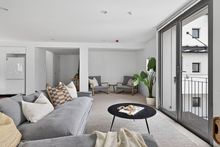 Photo of property in 294i Montreal Street, Christchurch Central, Christchurch, 8013
