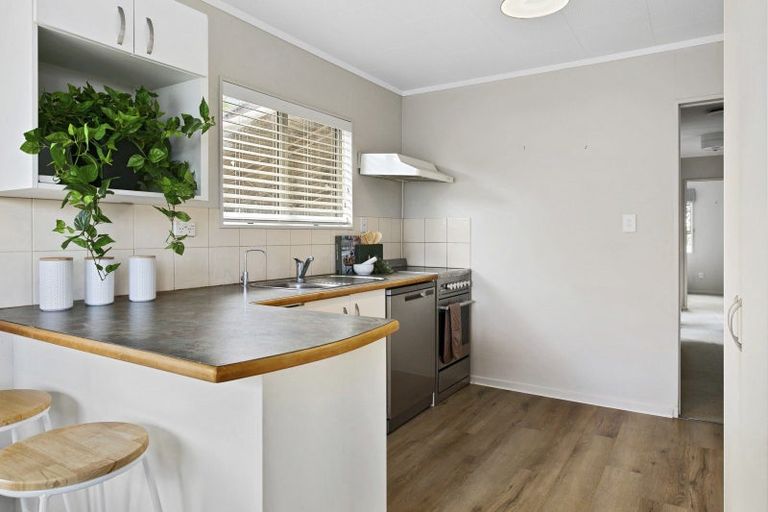 Photo of property in 2/23 Kiddle Drive, Hilltop, Taupo, 3330