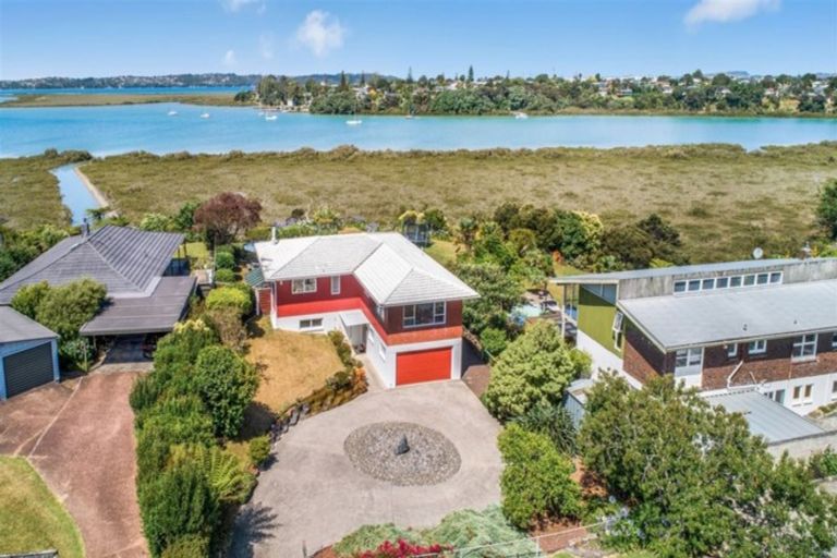 Photo of property in 25 Realm Place, Massey, Auckland, 0614