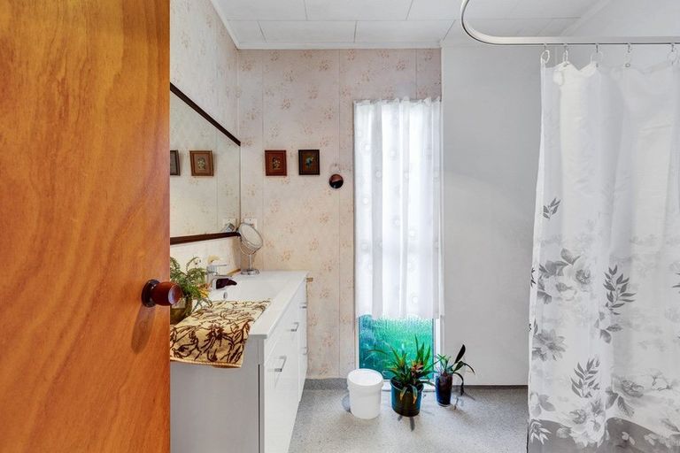 Photo of property in 2/19 Kenmore Street, Westown, New Plymouth, 4310