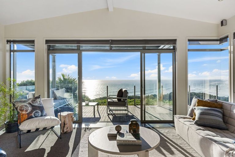 Photo of property in 42 Waitea Road, Muriwai, Waimauku, 0881