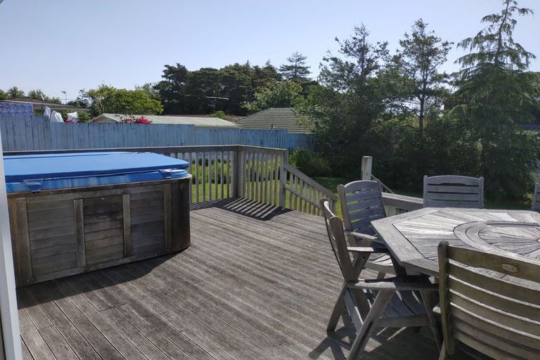 Photo of property in 19a Otakau Road, Milford, Auckland, 0620