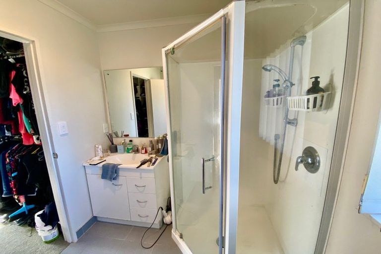 Photo of property in 13a Wharf Road, Te Atatu Peninsula, Auckland, 0610