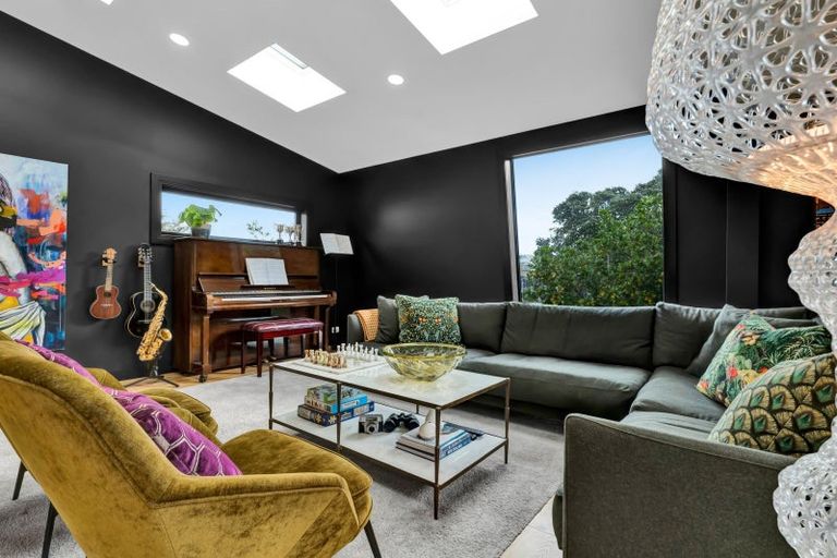 Photo of property in 12a Baring Terrace, Strandon, New Plymouth, 4312