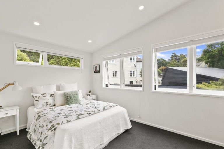 Photo of property in 17a Delhi Crescent, Khandallah, Wellington, 6035