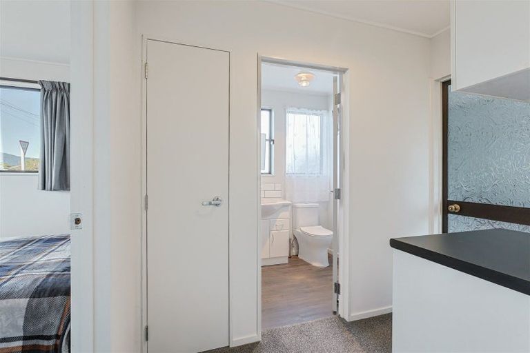 Photo of property in 16 Hunter Street, Westport, 7825