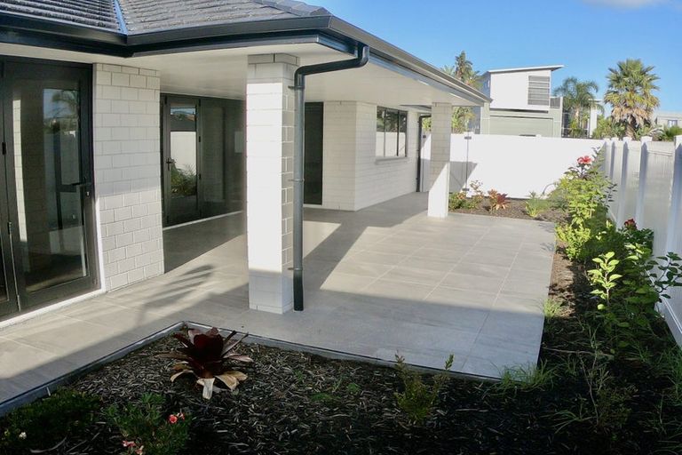 Photo of property in 3 Kihi Place, Ruakaka, 0116