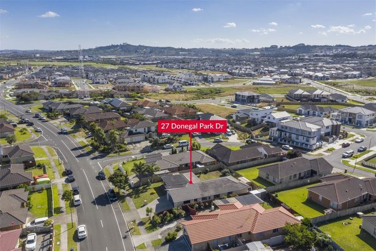 Photo of property in 27 Donegal Park Drive, Flat Bush, Auckland, 2019