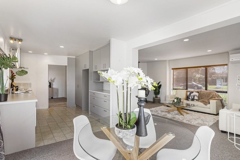 Photo of property in 22 Davington Way, Burswood, Auckland, 2013