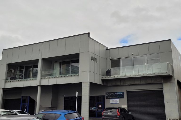 Photo of property in 1/25 Home Street, Mount Victoria, Wellington, 6011