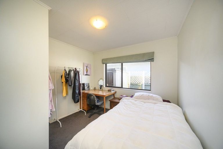Photo of property in 1 Burfield Place, Awapuni, Palmerston North, 4412