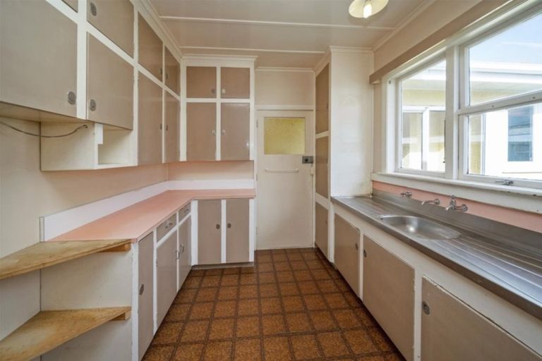 Photo of property in 47 Burns Street, Hawera, 4610