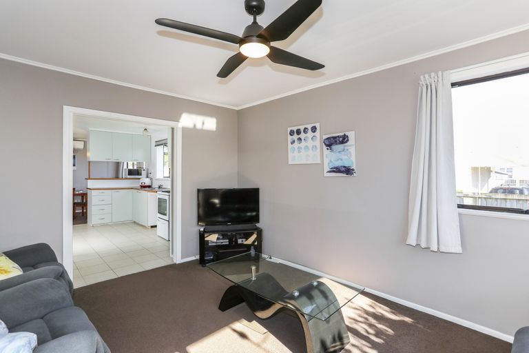 Photo of property in 5 Evans Place, Papakura, 2110