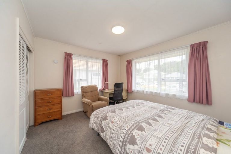 Photo of property in 48 Tarawera Road, Johnsonville, Wellington, 6037