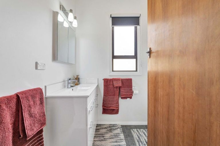 Photo of property in 39 Lismore Street, Strandon, New Plymouth, 4312