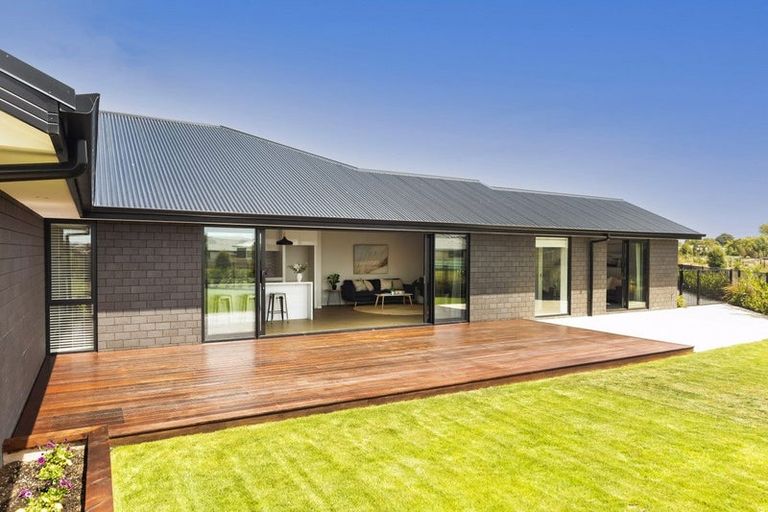 Photo of property in 14 Godley Place, Woodend, 7610