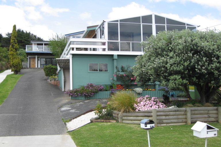 Photo of property in 1/49 De Luen Avenue, Tindalls Beach, Whangaparaoa, 0930