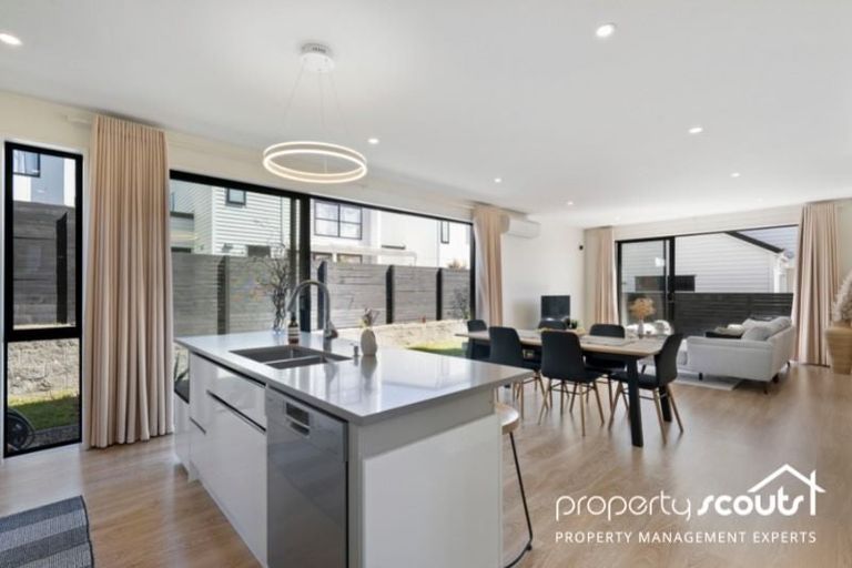 Photo of property in 27b Westgate Drive, Westgate, Auckland, 0614