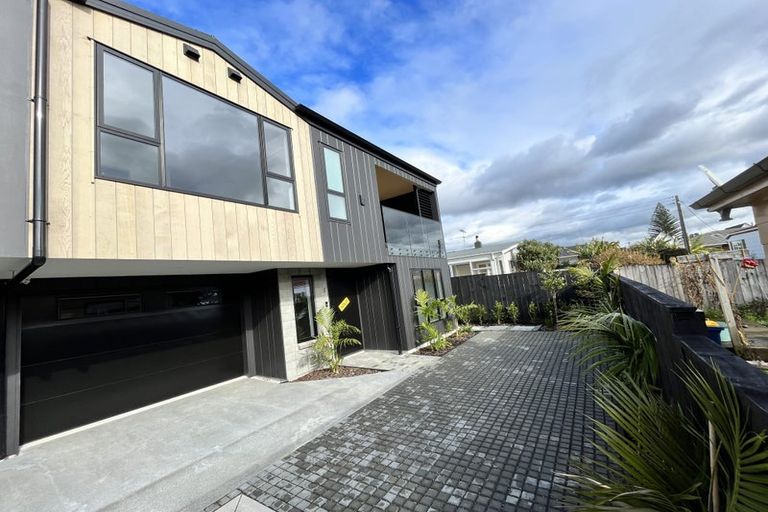 Photo of property in 18f Stratford Avenue, Milford, Auckland, 0620