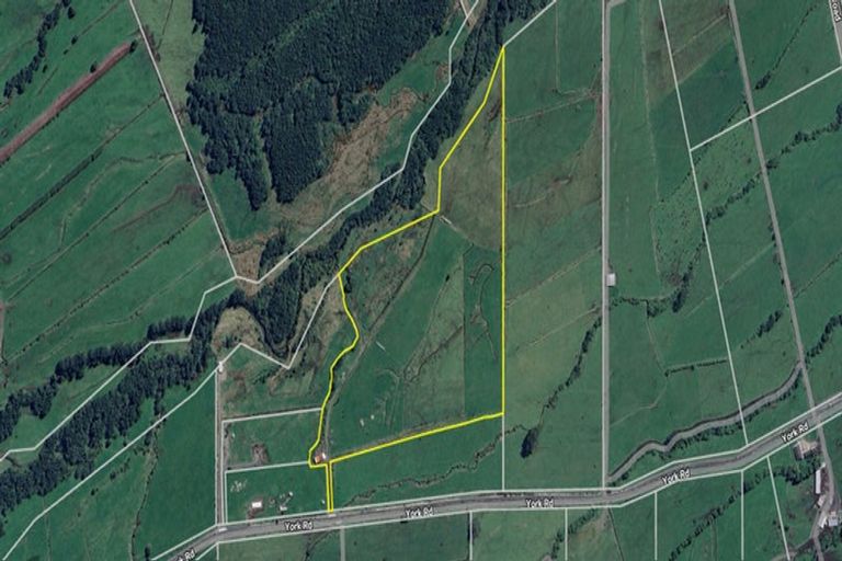 Photo of property in 584 York Road, Midhirst, Stratford, 4394