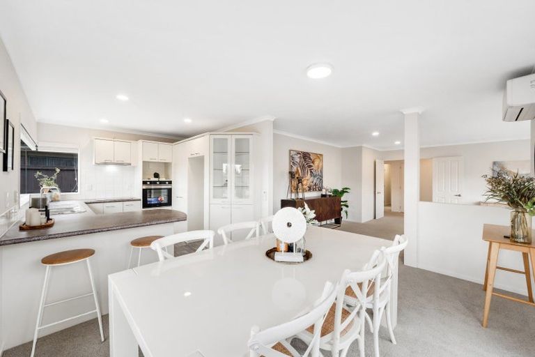 Photo of property in 19 Montecito Place, Golflands, Auckland, 2013