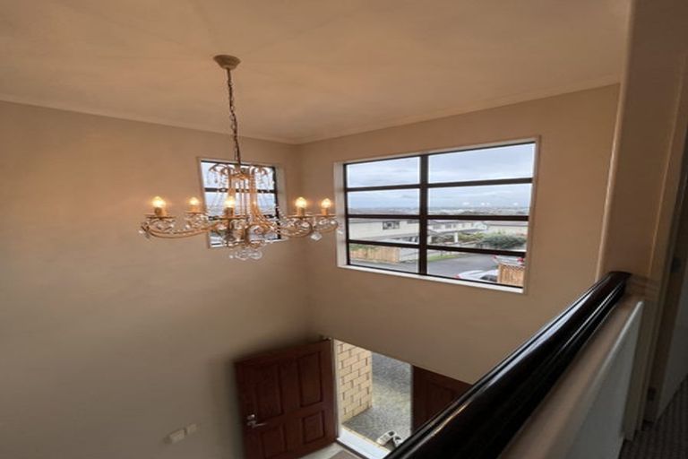 Photo of property in 8 Terrasini Drive, Flat Bush, Auckland, 2019