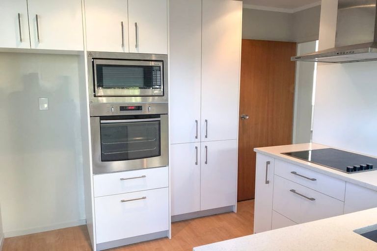 Photo of property in 1/93 Moore Street, Hillcrest, Auckland, 0627