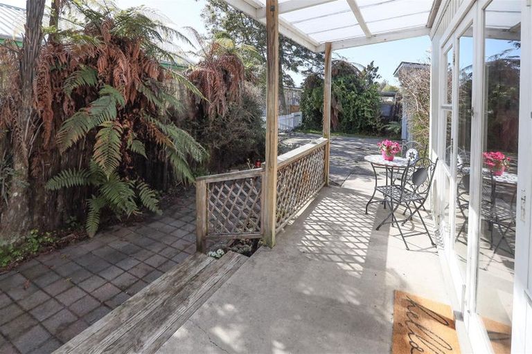 Photo of property in 14 Charles Road, Hannahs Bay, Rotorua, 3010