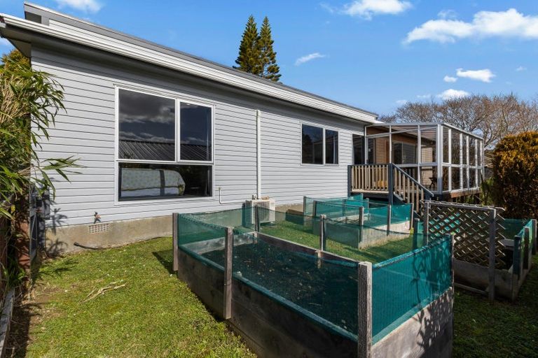 Photo of property in 8 Hicks Close, Whitby, Porirua, 5024