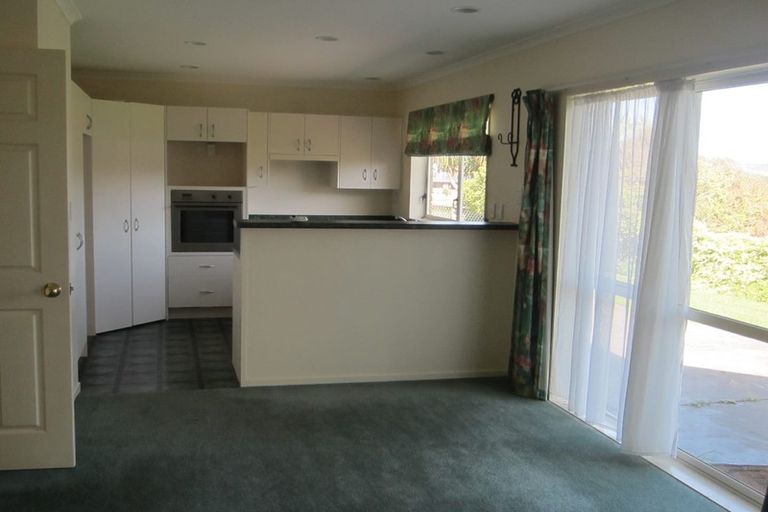 Photo of property in 3 Pikitanga Close, Tawa, Wellington, 5028