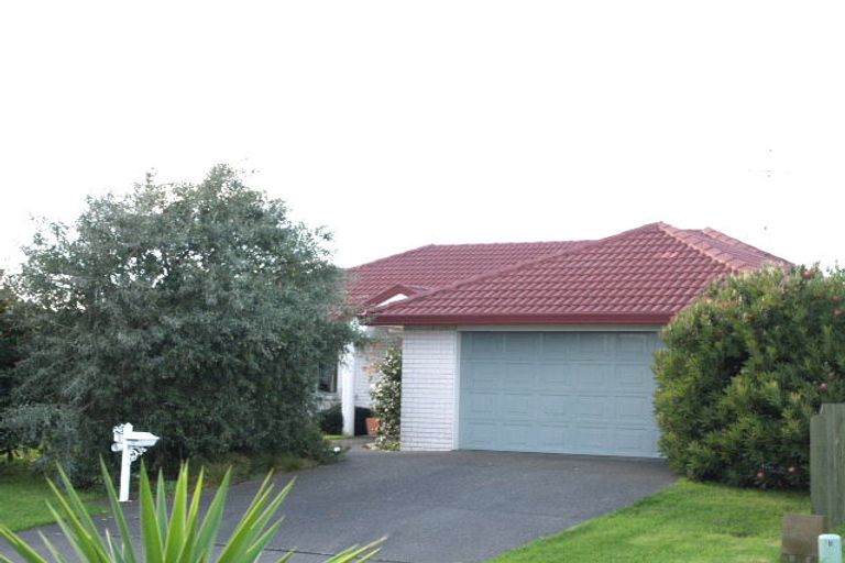 Photo of property in 11 Amadeus Place, Northpark, Auckland, 2013