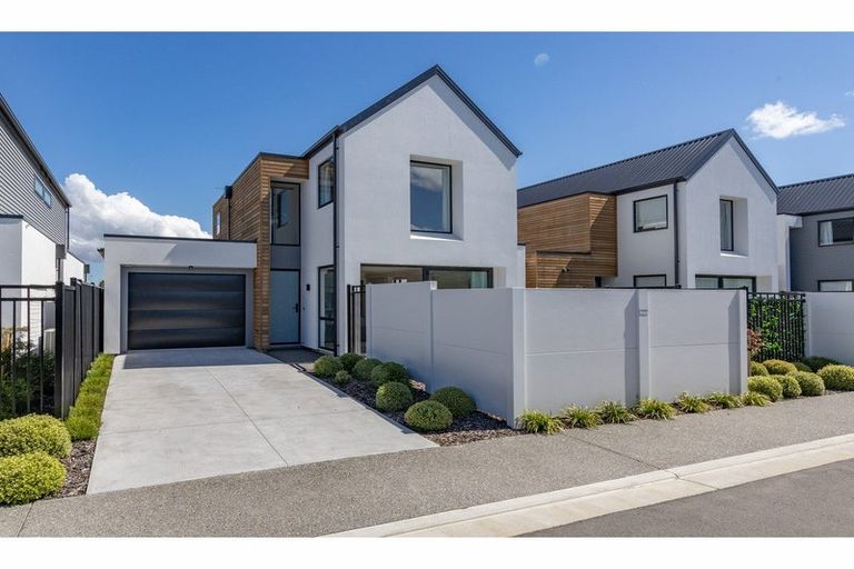 Photo of property in 28 Manakura Street, Avonhead, Christchurch, 8042