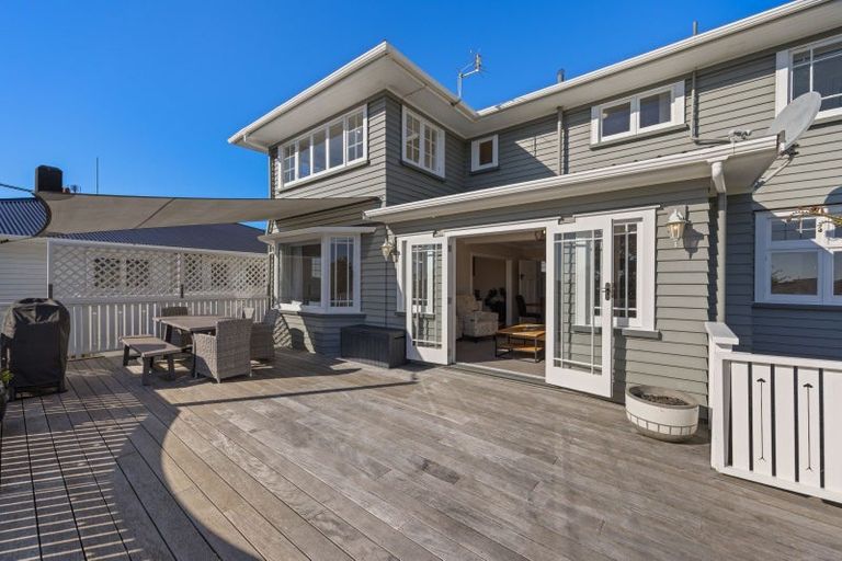 Photo of property in 26 Baring Terrace, Strandon, New Plymouth, 4312