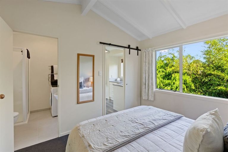 Photo of property in 673 East Coast Road, Browns Bay, Auckland, 0630