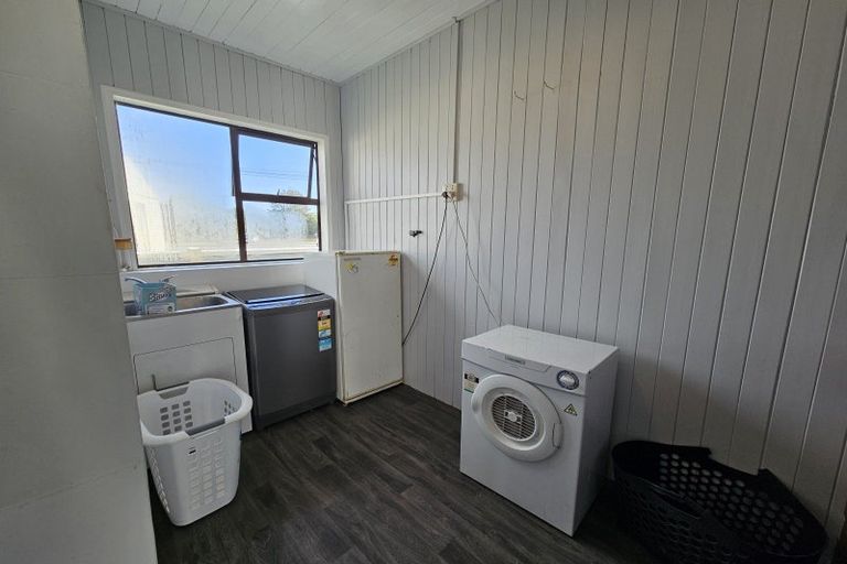 Photo of property in 4 Main Road, Clinton, 9534