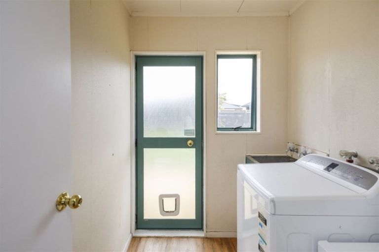 Photo of property in 94 Roberts Line, Kelvin Grove, Palmerston North, 4414