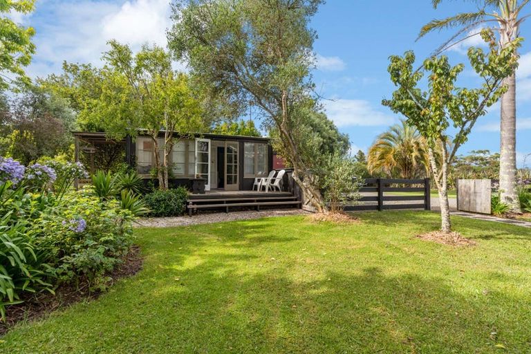 Photo of property in 56 Te Pua School Road, Helensville, 0875