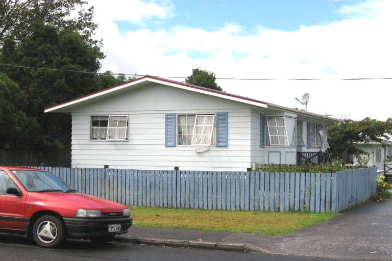 Photo of property in 119 Tirimoana Road, Te Atatu South, Auckland, 0602