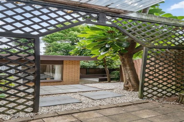 Photo of property in 1/11 Eugenia Rise, Totara Heights, Auckland, 2105