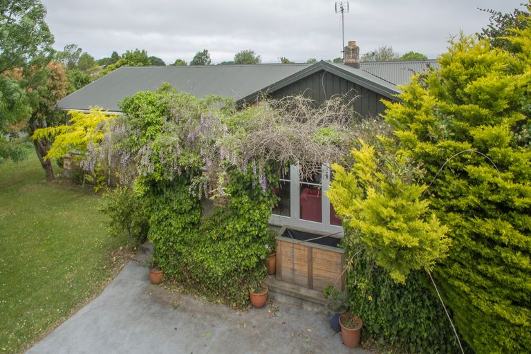 Photo of property in 5 Burrows Place, Ilam, Christchurch, 8041