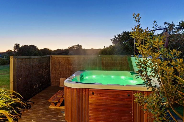 Photo of property in 114 Paetawa Road, Peka Peka, Waikanae, 5391