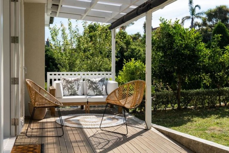 Photo of property in 24 France Road, Bluff Hill, Napier, 4110